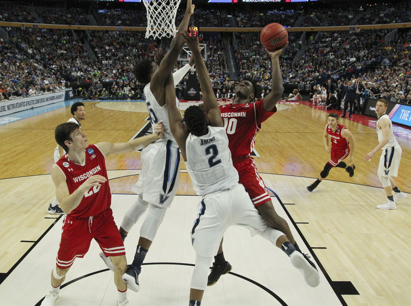 Badgers 65, Wildcats 62